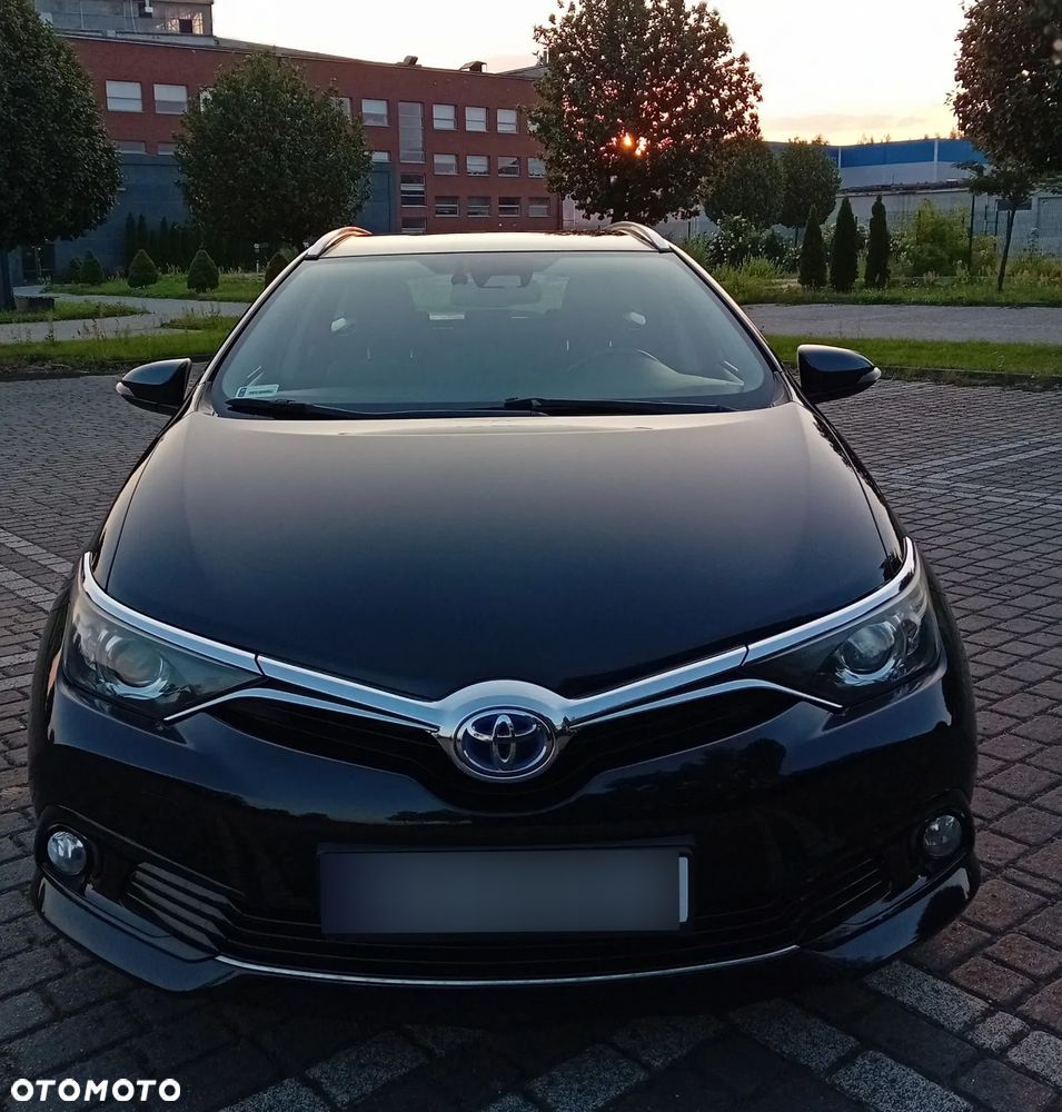 Toyota Auris Hybrid 135 Prestige - 33