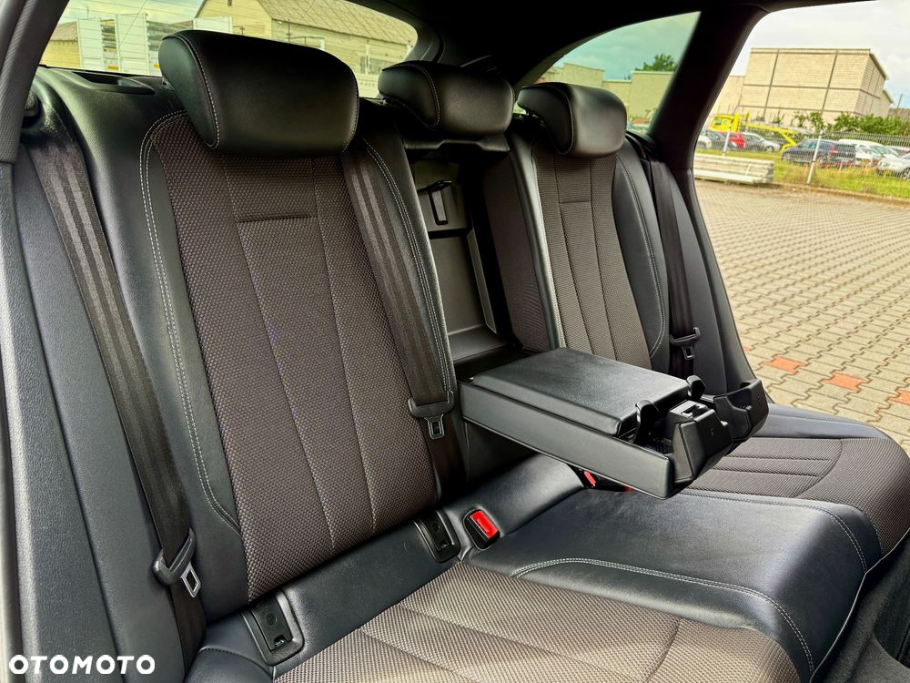 Audi A4 Avant 40 TFSI S tronic S line - 35