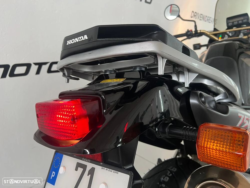 Honda Africa Twin 750 - 12