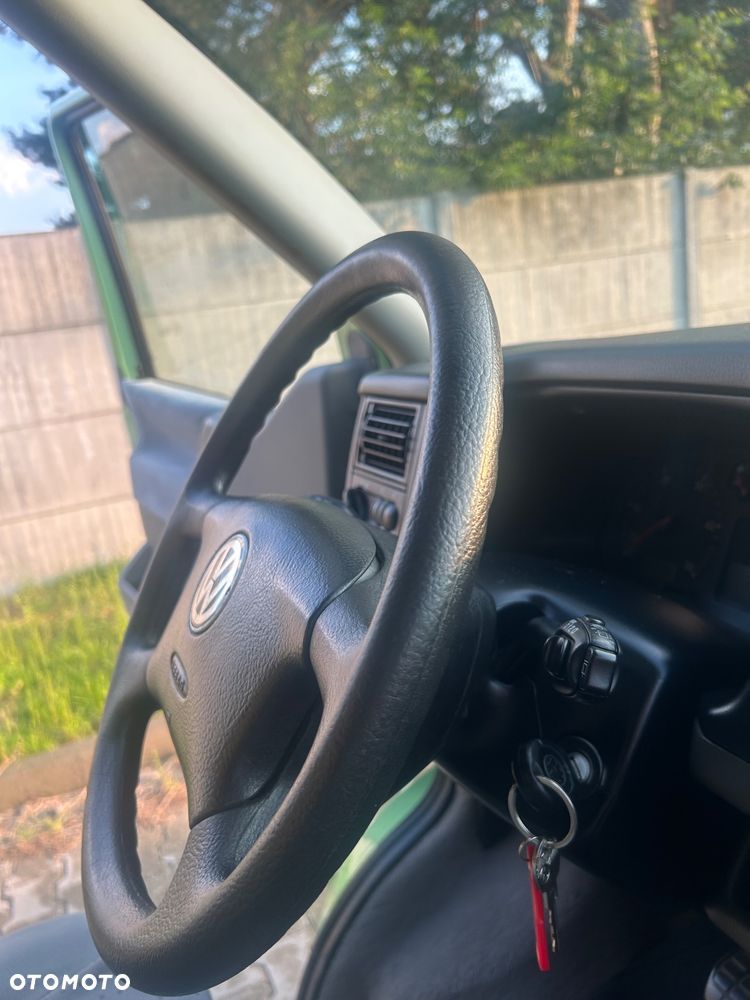 Volkswagen Multivan - 15