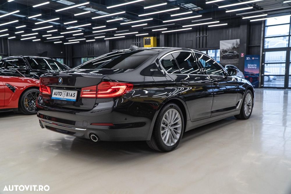 BMW Seria 5 530e iPerformance Aut. Luxury Line - 7
