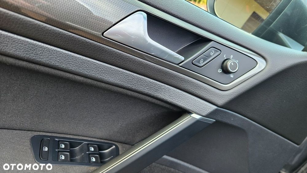 Volkswagen Golf 2.0 TDI Join - 24