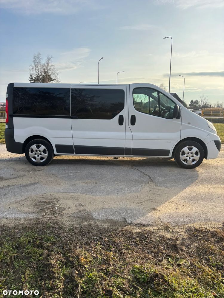 Opel Vivaro L2H1 2.9t Essentia - 12
