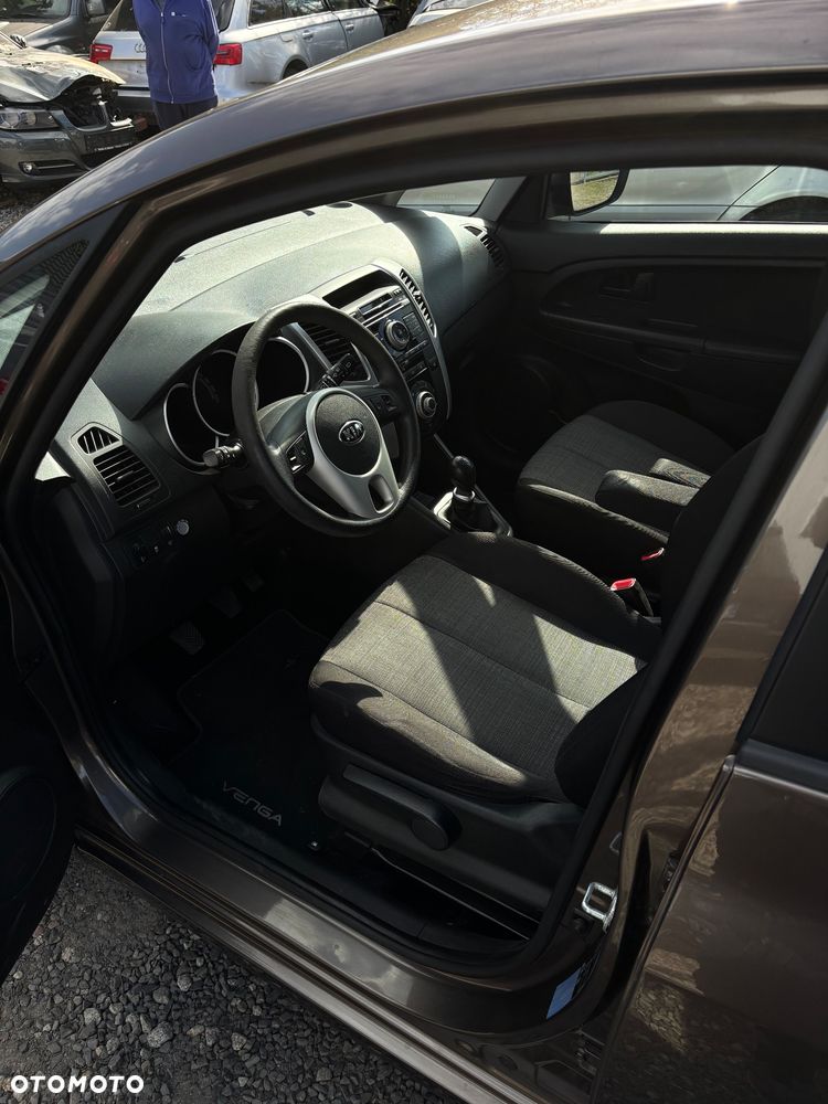 Kia Venga 1.4 CVVT Dream Team Edition - 8