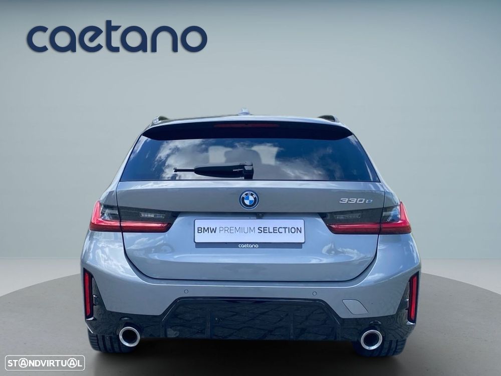 BMW 330 e Pack Desportivo M Auto - 23