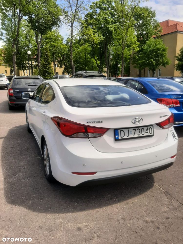 Hyundai Elantra - 6