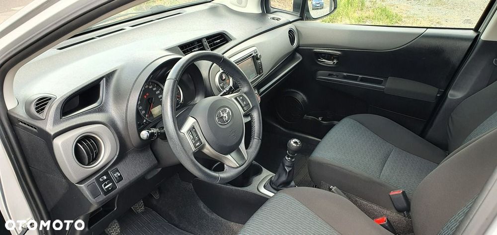 Toyota Yaris - 12