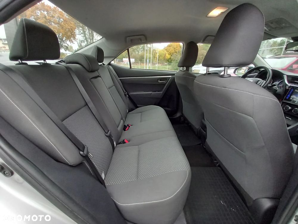 Toyota Corolla 1.6 Classic Plus - 15