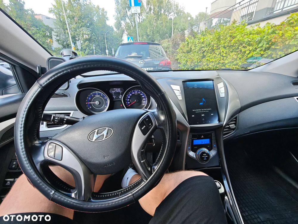 Hyundai Elantra 1.6 Comfort - 13