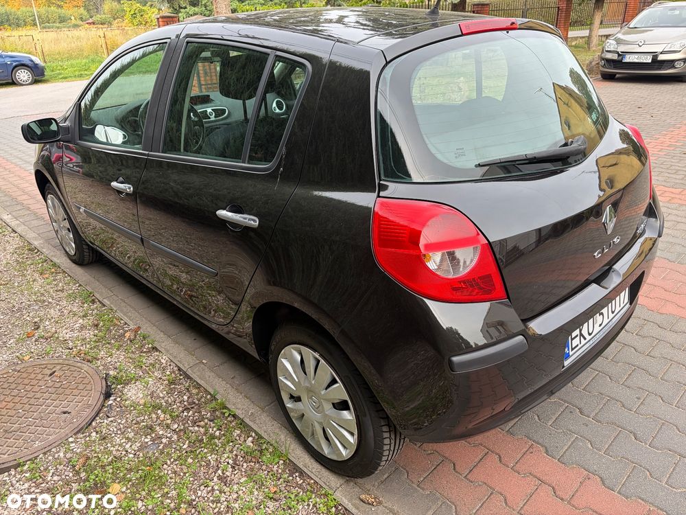 Renault Clio - 18