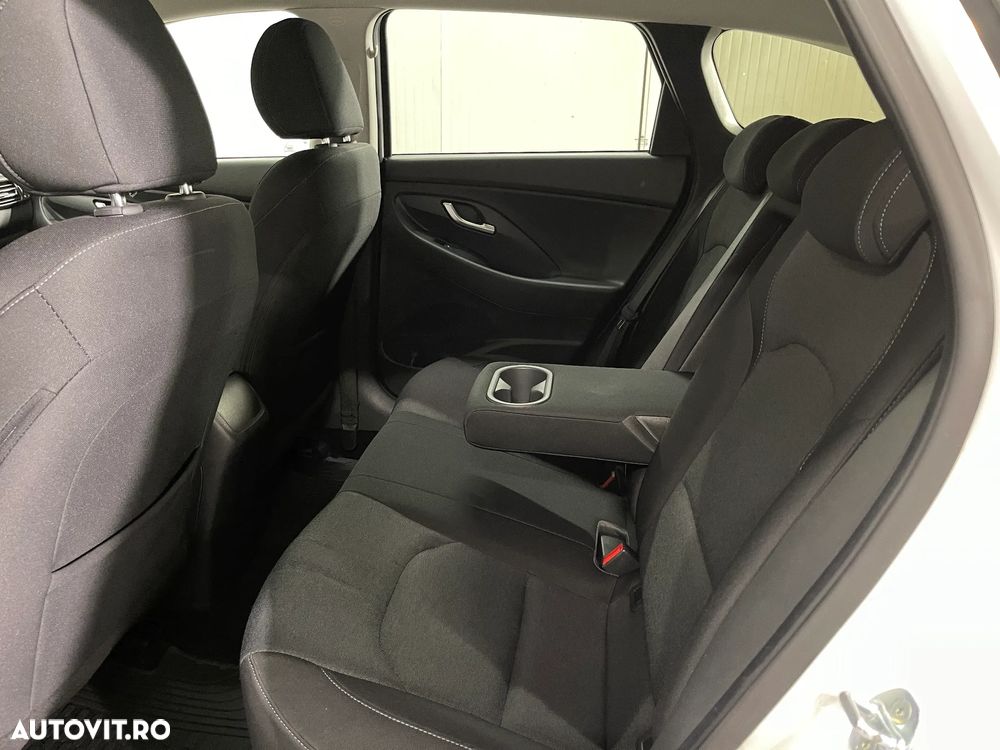 Hyundai i30 1.5 110CP M/T Highway - 12