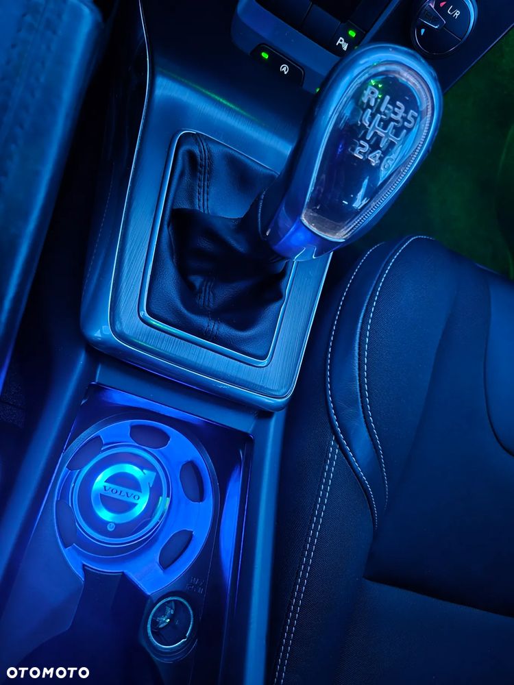 Volvo V40 D2 Momentum - 7