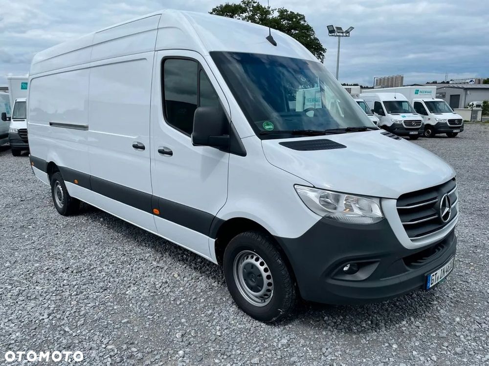 Mercedes-Benz Sprinter - 2