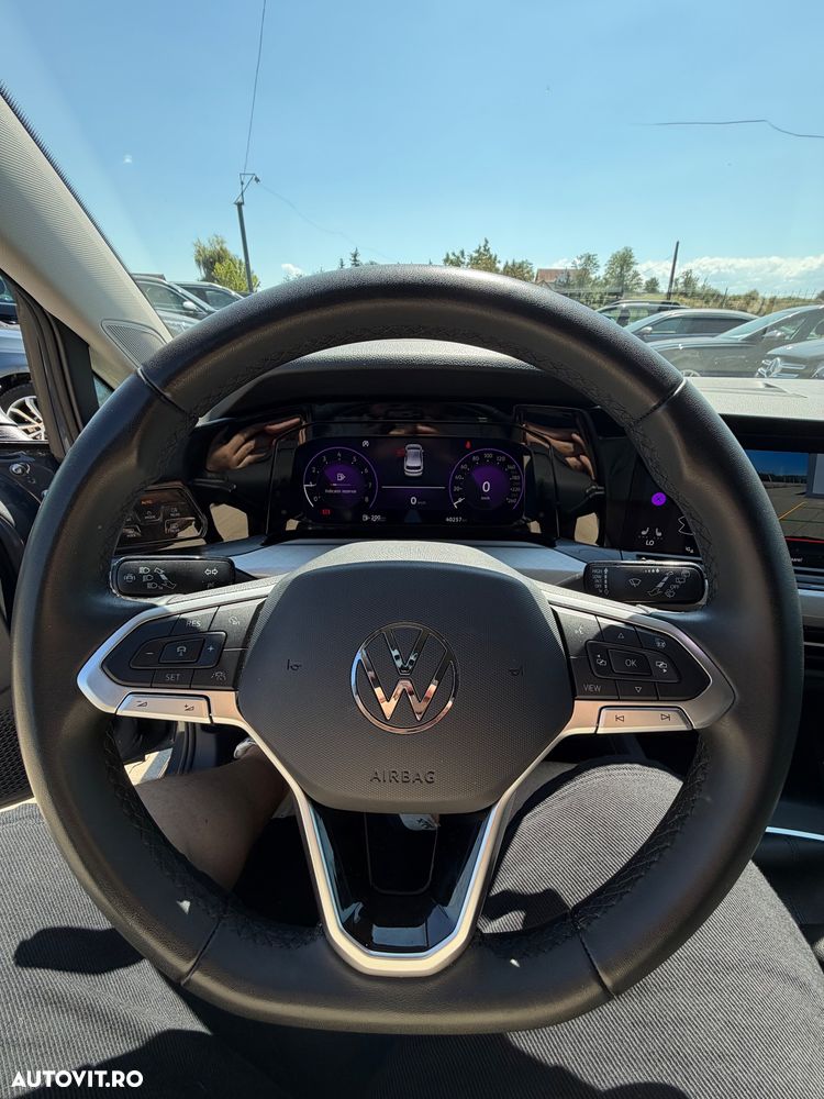 Volkswagen Golf - 6