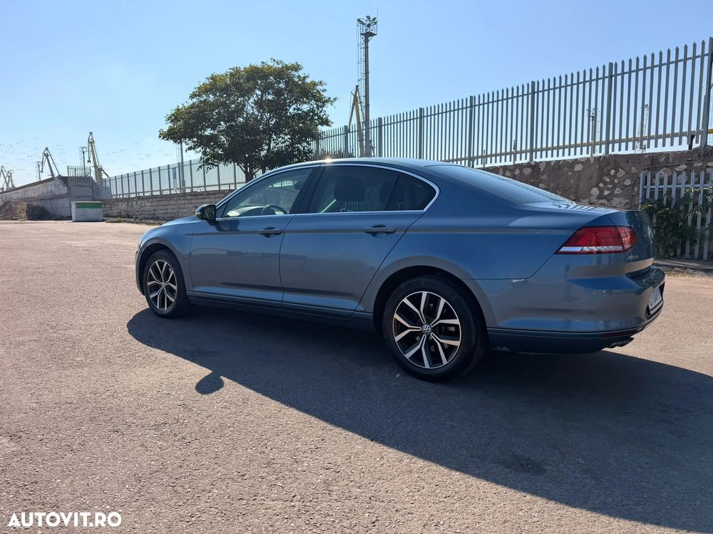 Volkswagen Passat - 2