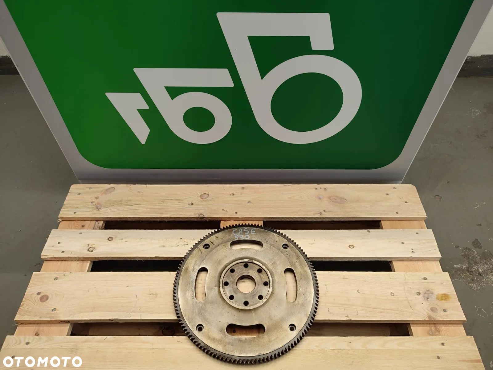 Koło zamachowe 504057737 Iveco F4GE CASE 580 - 1