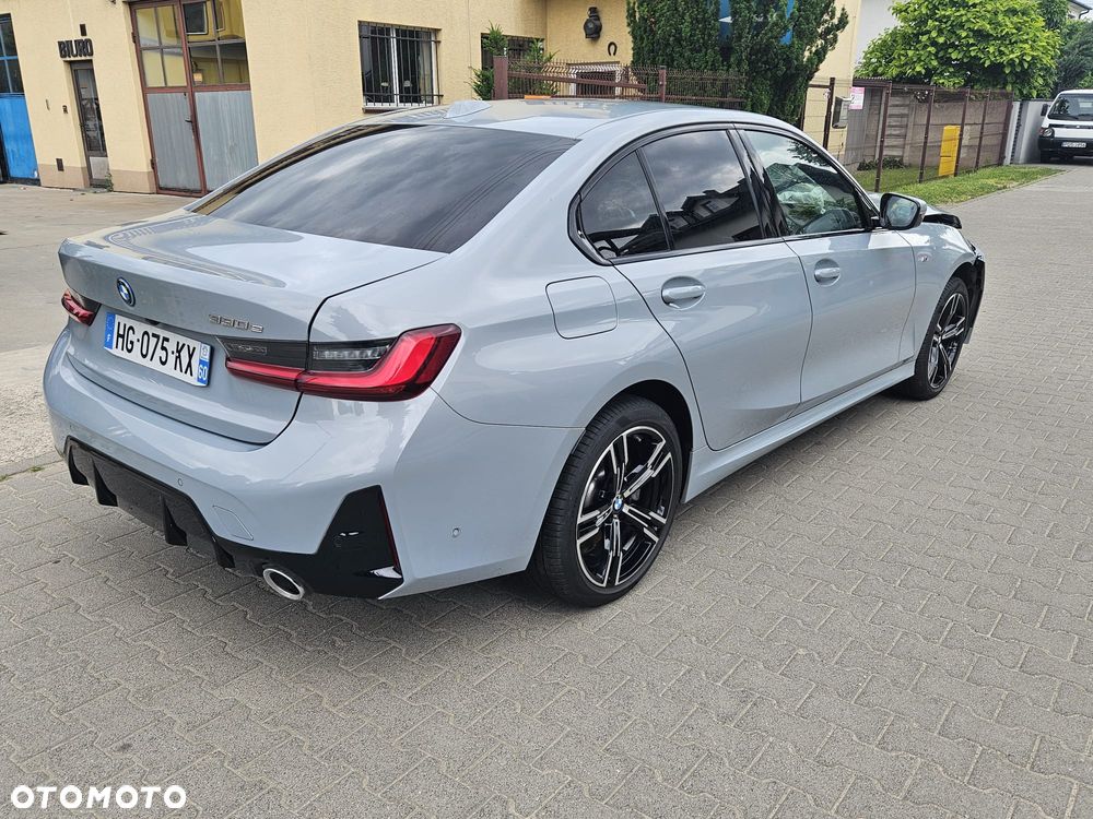 BMW Seria 3 330e PHEV M Sport - 3