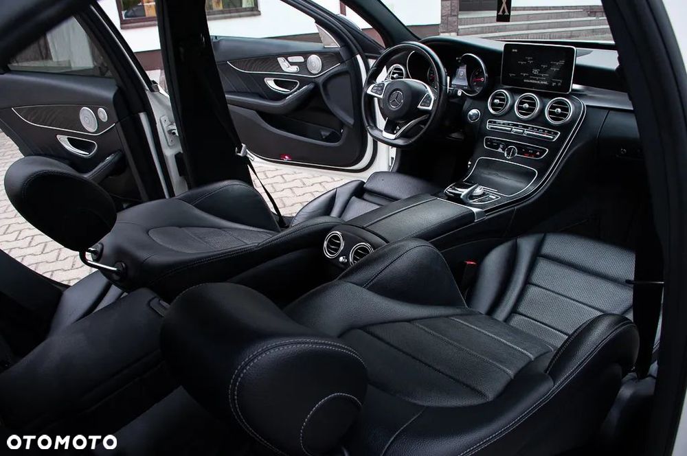 Mercedes-Benz Klasa C 400 4Matic 7G-TRONIC AMG Line - 23