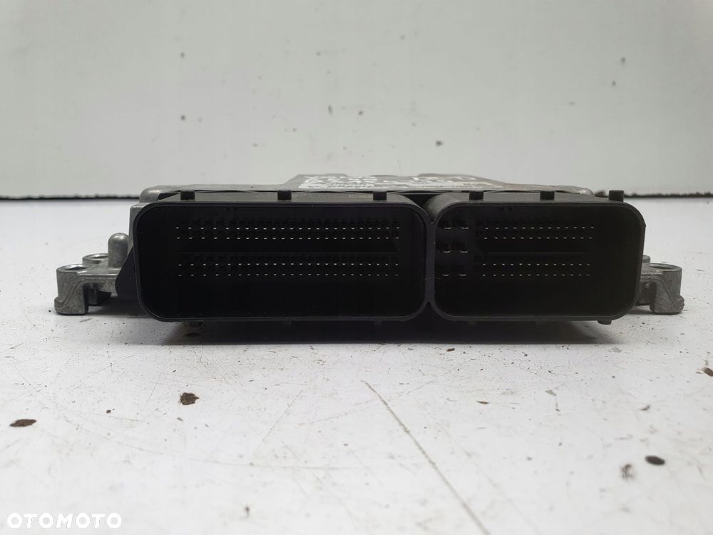 Volvo XC40 1.5 H STEROWNIK SILNIKA komputer 32360463 - 11