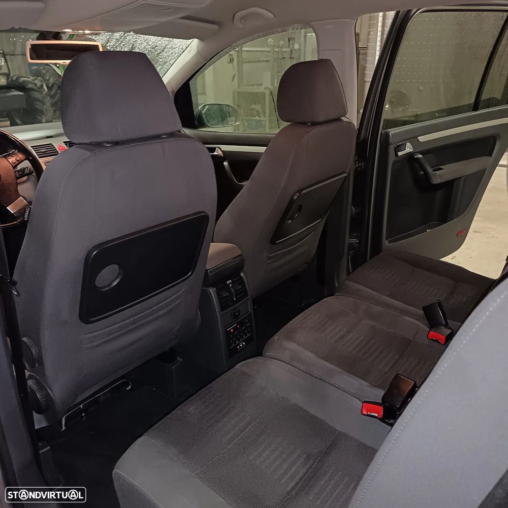 VW Touran 2.0 TDI DPF Highline - 15