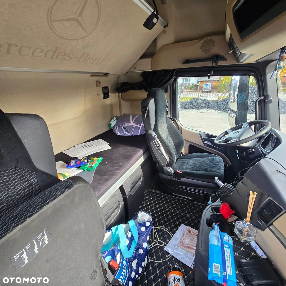 Mercedes-Benz Actros - 11