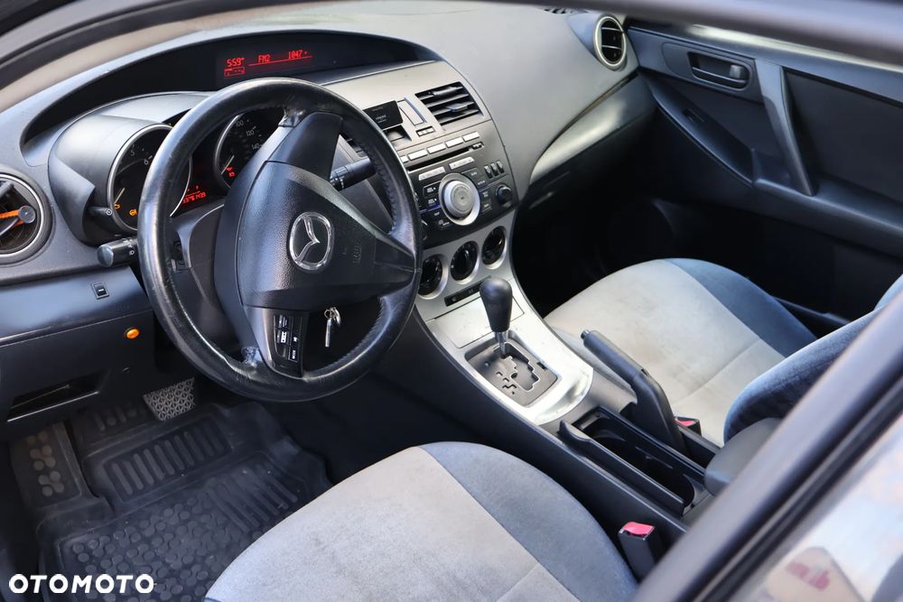 Mazda 3 2.0 Exclusive + - 6