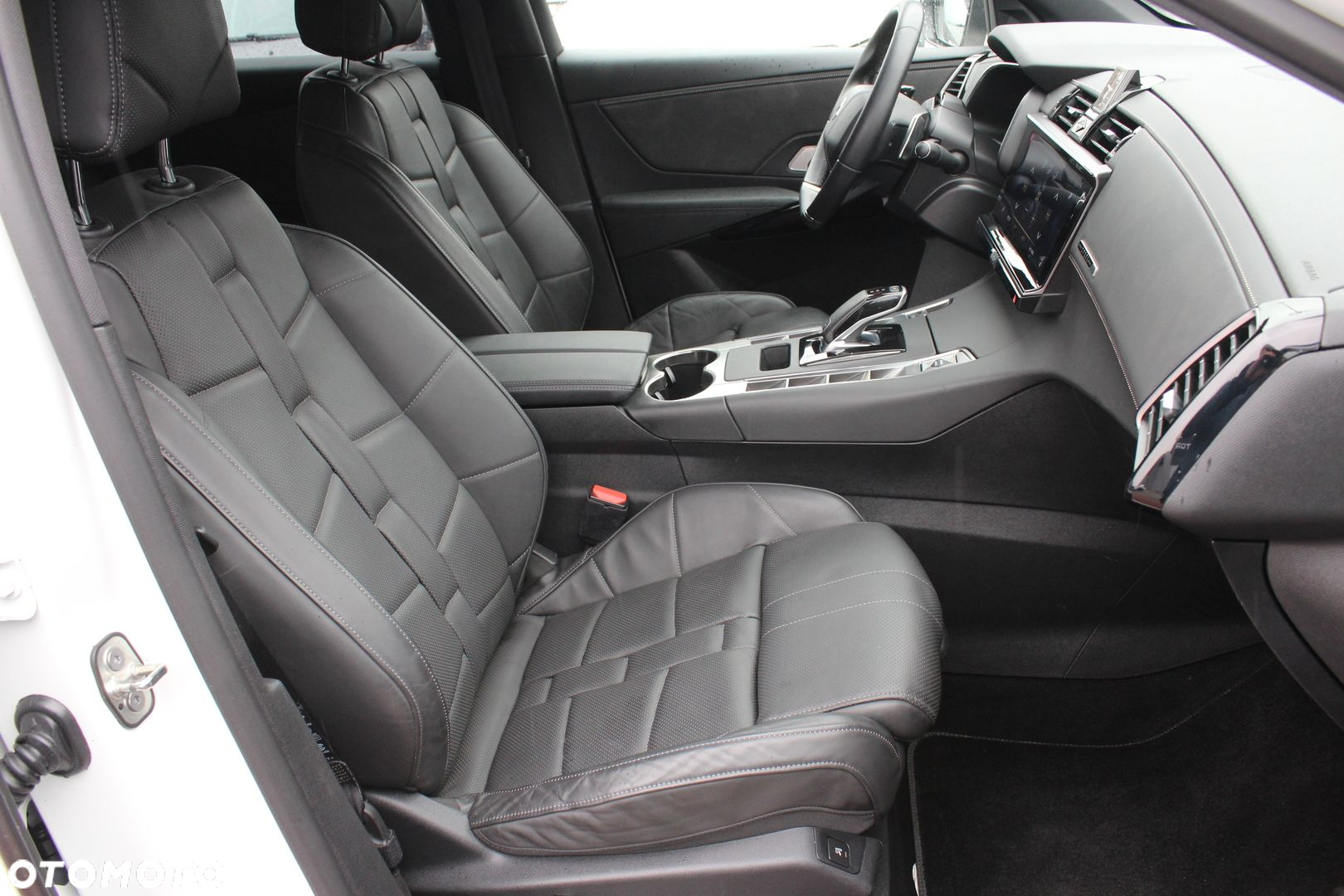 DS Automobiles DS 7 Crossback 1.6 PureTech Grand Chic - 20