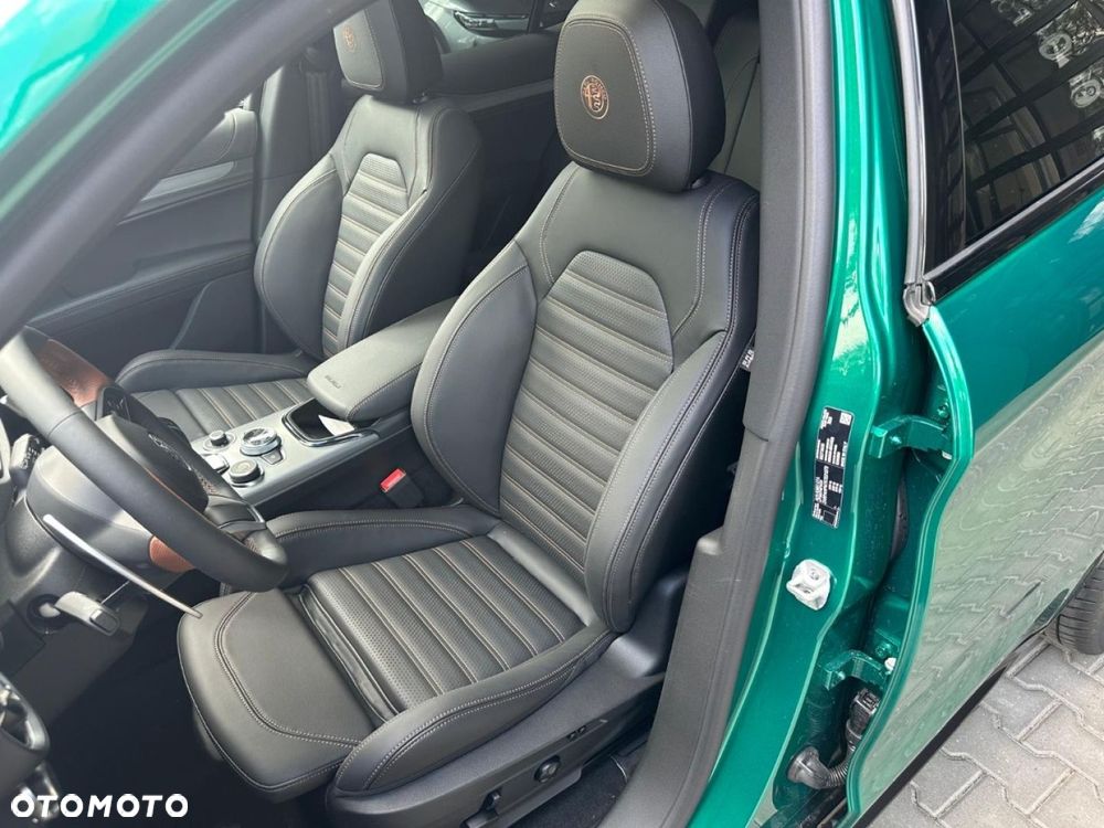 Alfa Romeo Stelvio - 17