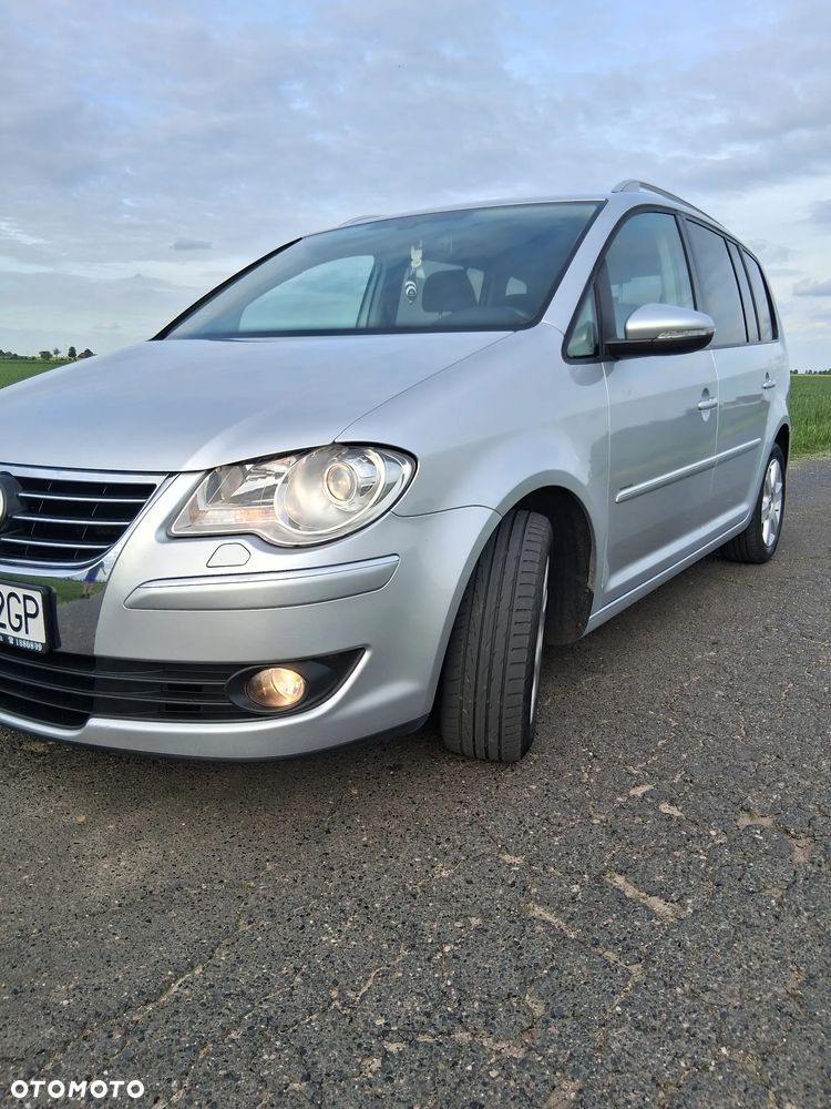 Volkswagen Touran 2.0 TDI DPF Highline - 3