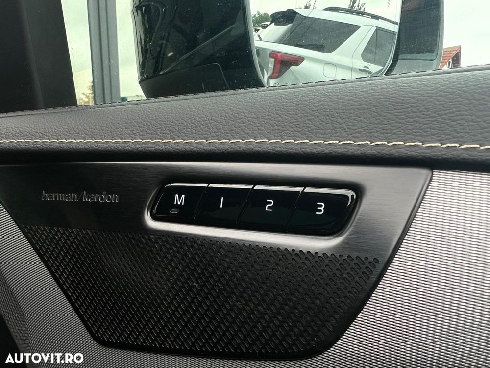 Volvo XC 90 B5 D AWD Plus Dark - 15