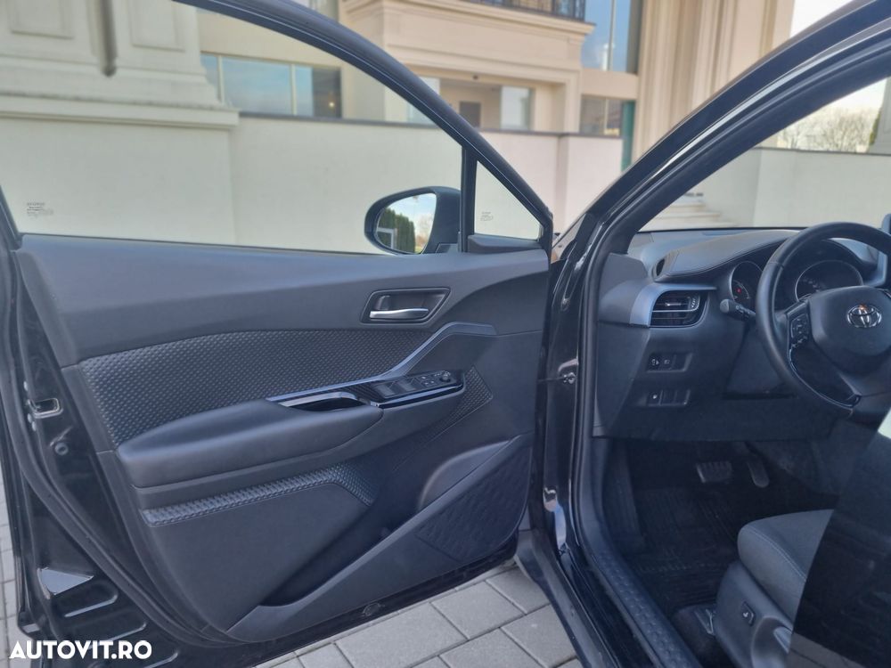 Toyota C-HR 1.8 HSD 122 CP 4x2 CVT Style - 12
