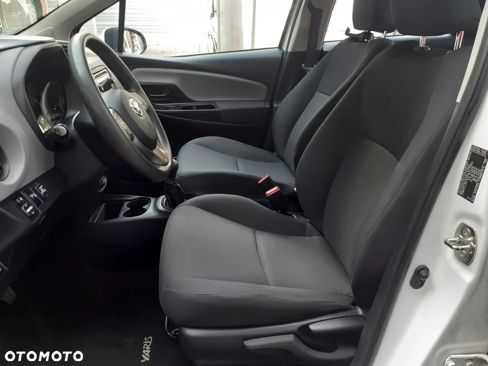 Toyota Yaris - 17