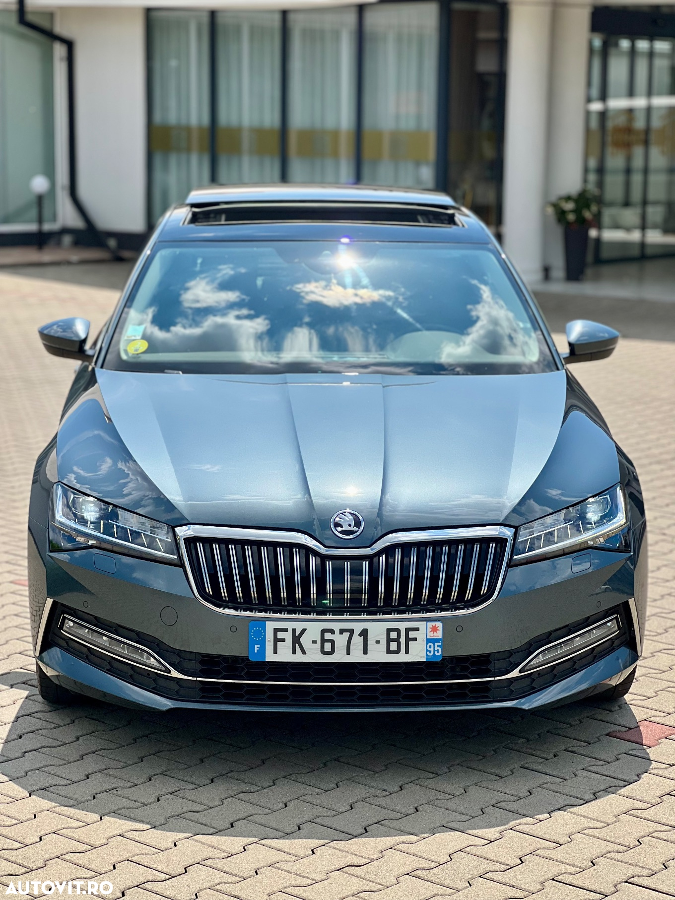 Skoda Superb 2.0 TDI DSG Laurin & Klement - 2