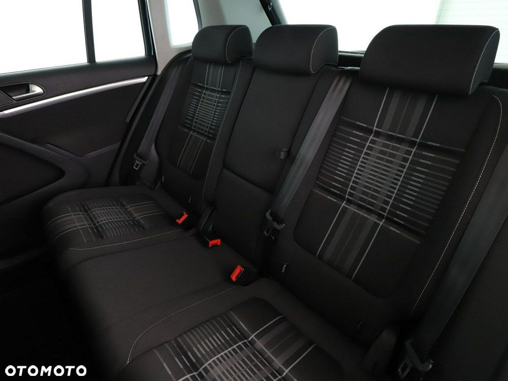 Volkswagen Tiguan 2.0 TDI SCR BlueMotion Technology Lounge Sport & Style - 18