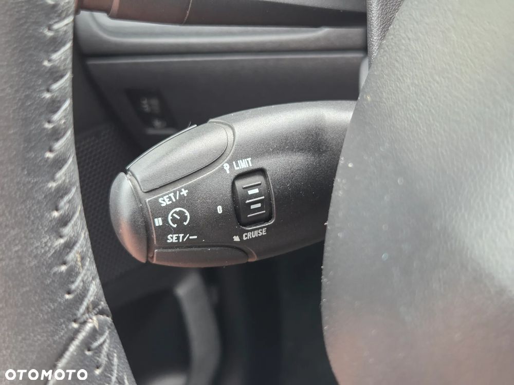 Peugeot 208 95 VTI Allure - 20
