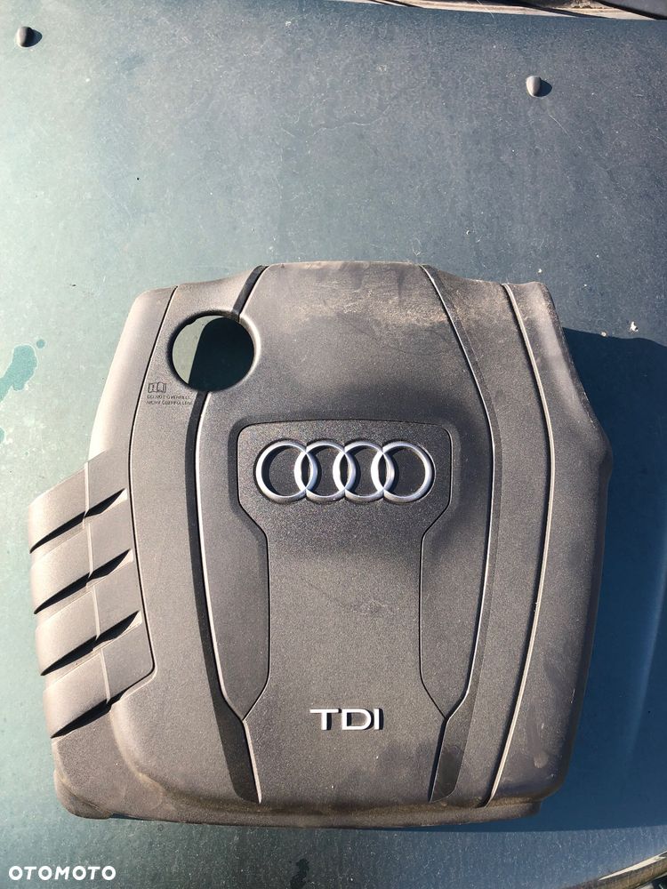 Pokrywa na silnik Audi A4B8 2.0 tdi - 1