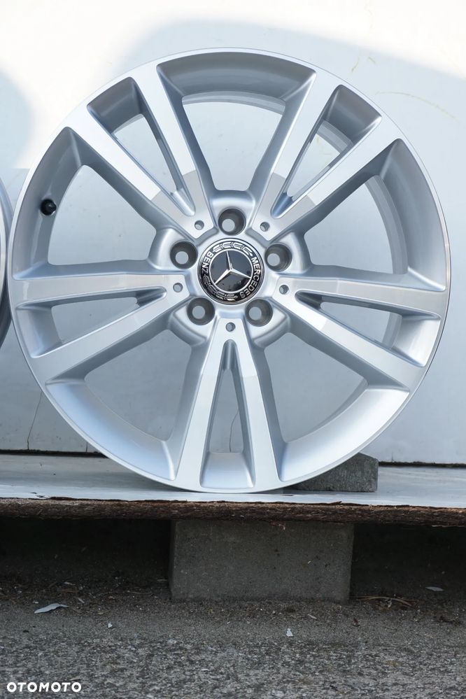 Mercedes 5x112 18 8J et45 W207 - 9