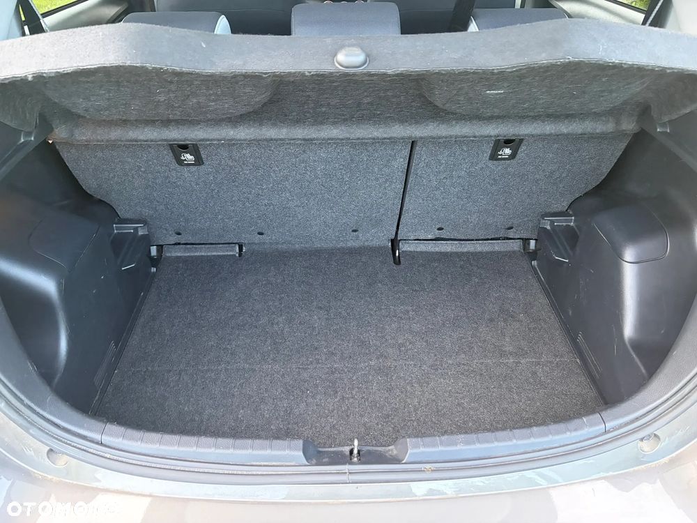 Toyota Yaris 1.5 Premium - 32