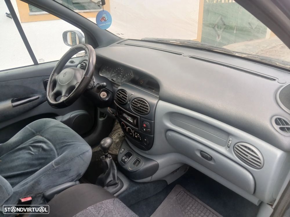 Renault Mégane Scénic - 6