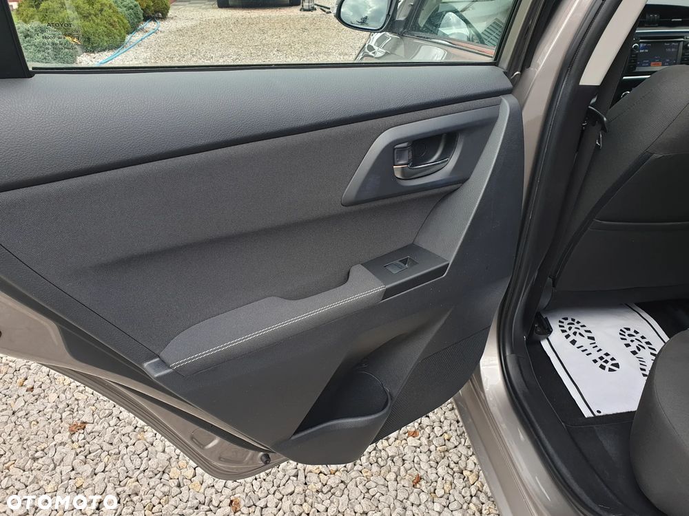Toyota Auris 1.6 Executive - 14