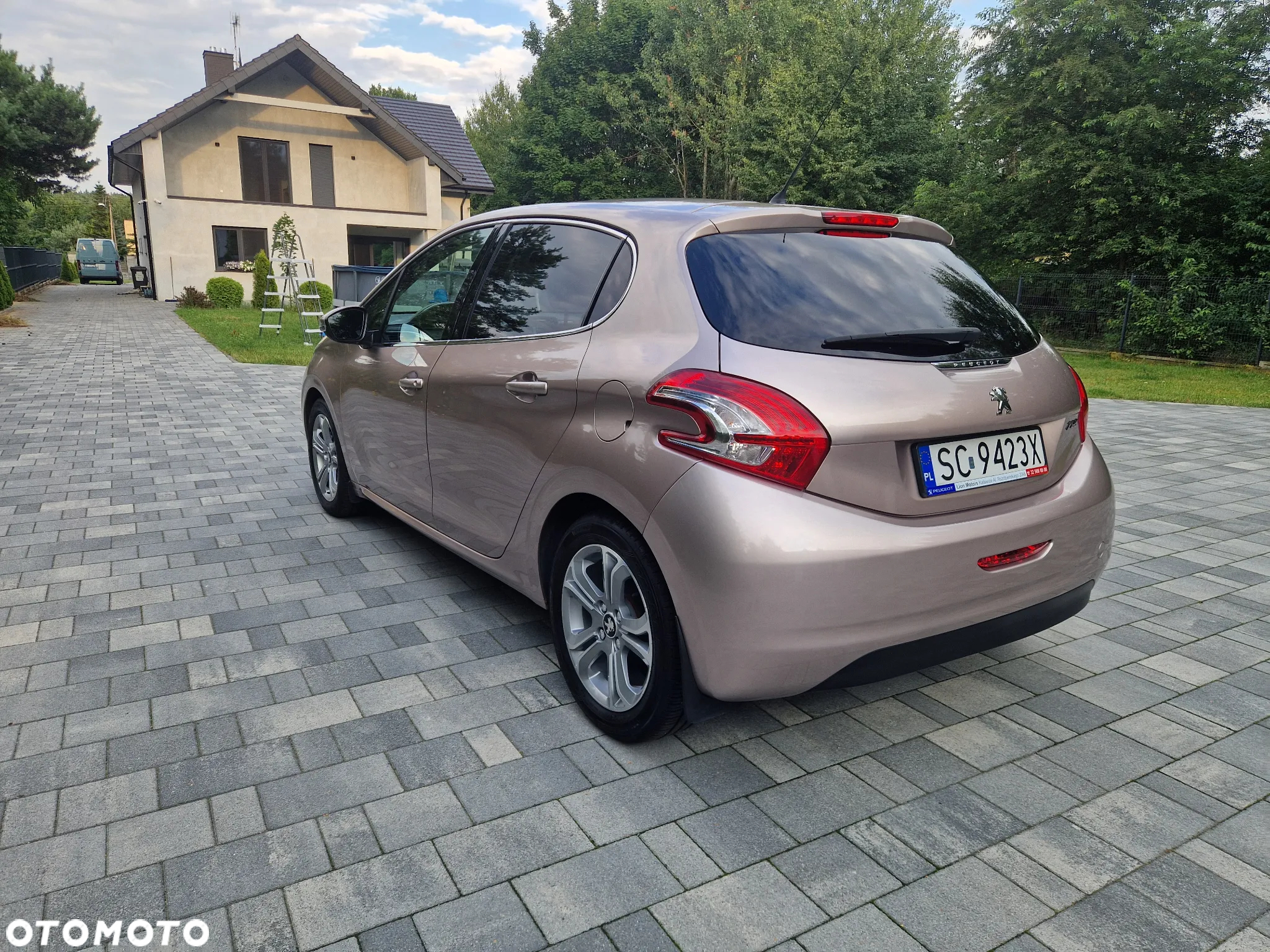 Peugeot 208 1.2 VTi Allure - 4