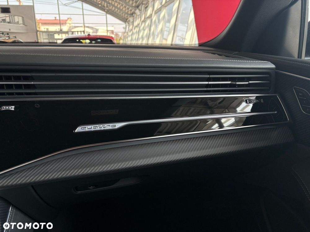 Audi RS Q8 - 15