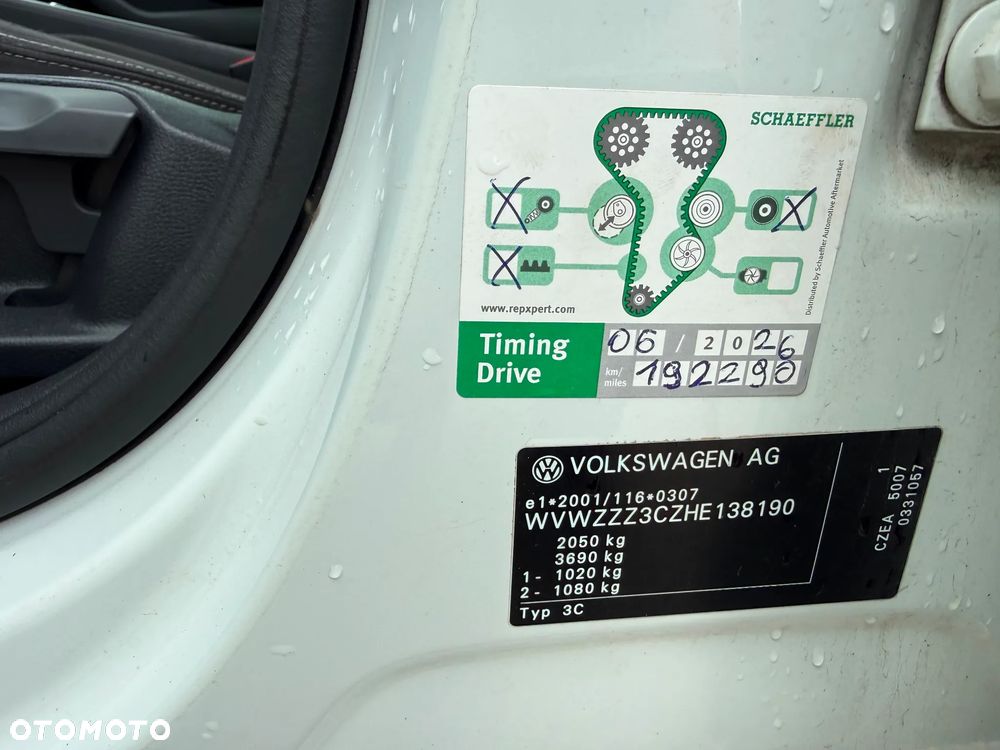 Volkswagen Passat - 12