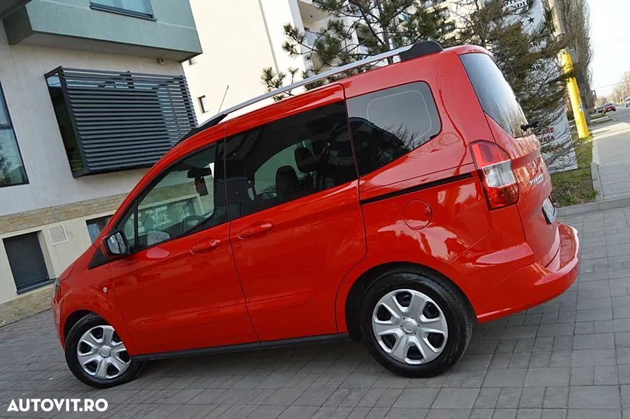 Ford Tourneo Courier 1.5 TDCi Ambiente - 19