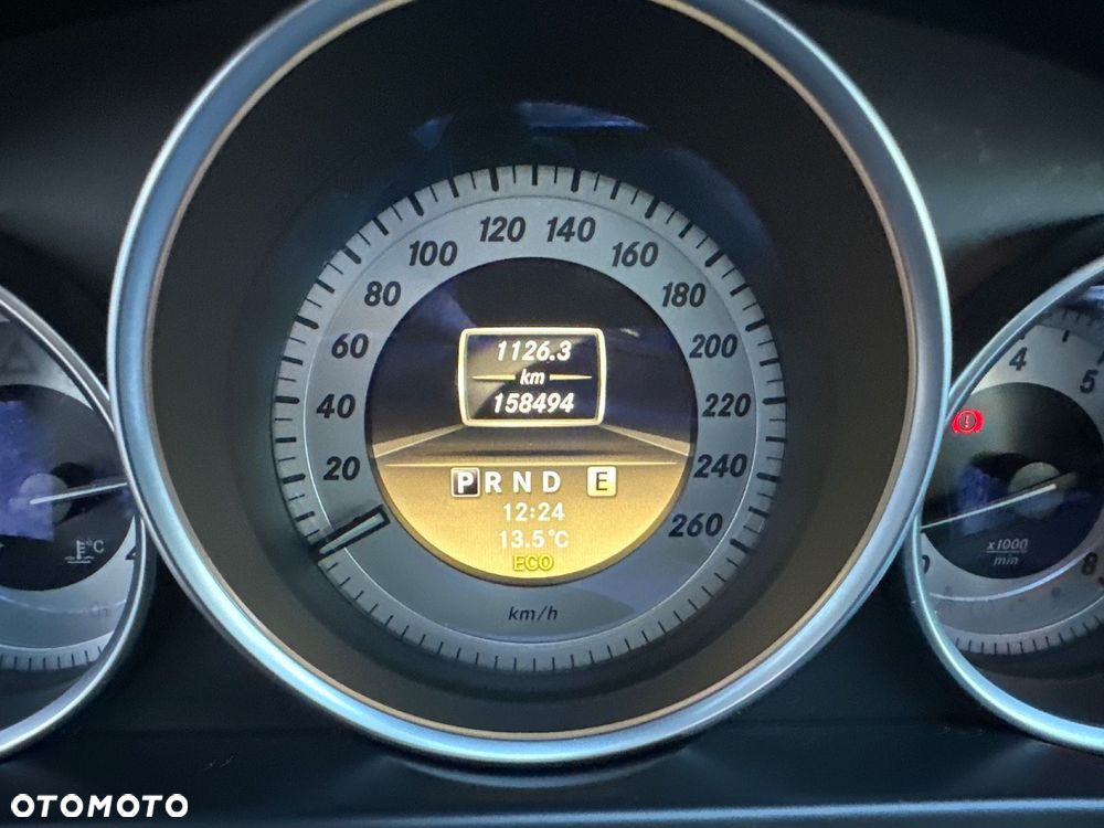 Mercedes-Benz Klasa C 180 CGI Automatik BlueEFFICIENCY Avantgarde - 23
