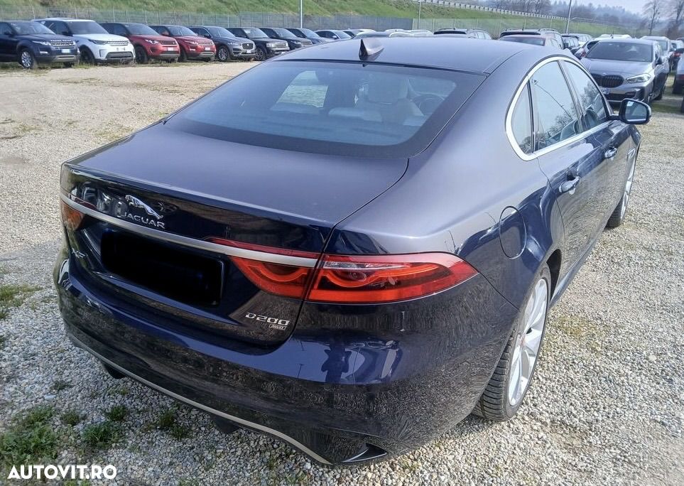 Jaguar XF D200 AWD R-Dynamic SE - 2