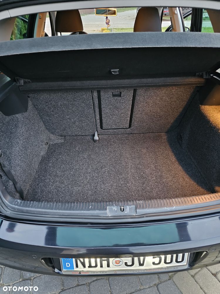 Volkswagen Golf 1.6 TDI DPF BlueMotion Technology MATCH - 14