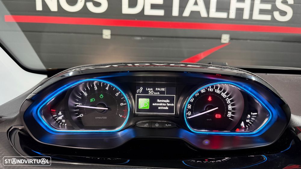 Peugeot 2008 PureTech 110 Stop&Start Allure - 22