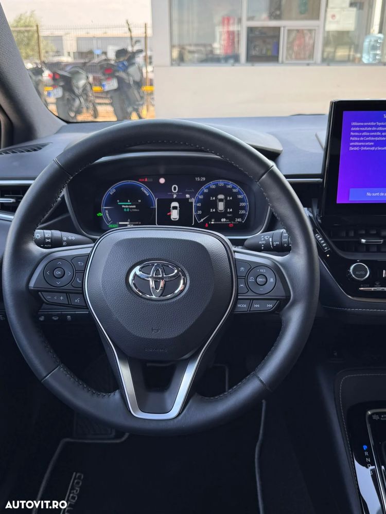 Toyota Corolla - 13