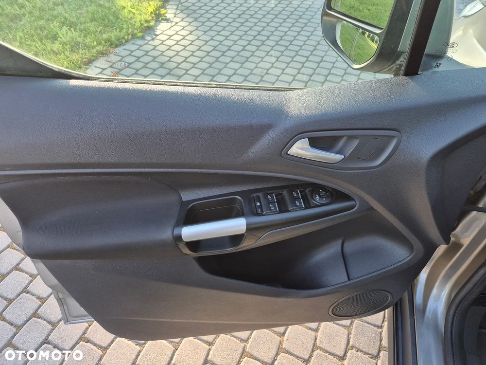 Ford Tourneo Connect Grand - 33